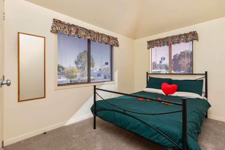 10 Saint Lukes Road Mount Albert_11