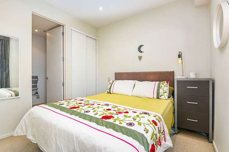 806/86 The Strand Parnell_4