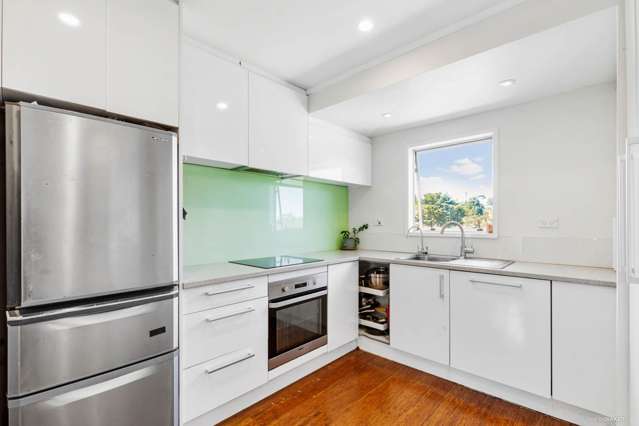 2/1 Hiwihau Place Glenfield_2