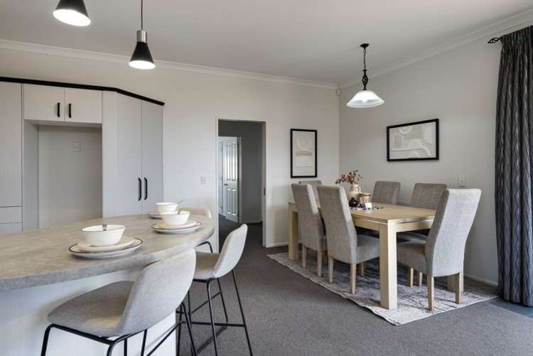 116 Aldinga Avenue Stoke_8