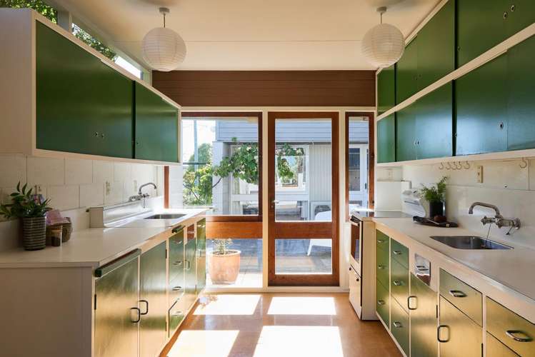 110 Huntsbury Avenue Huntsbury_16