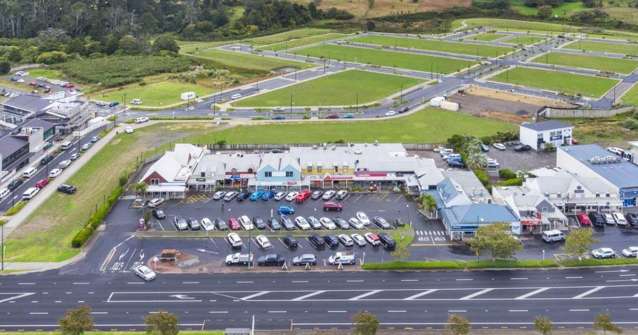 Unit E/84 Main Road Kumeu_1