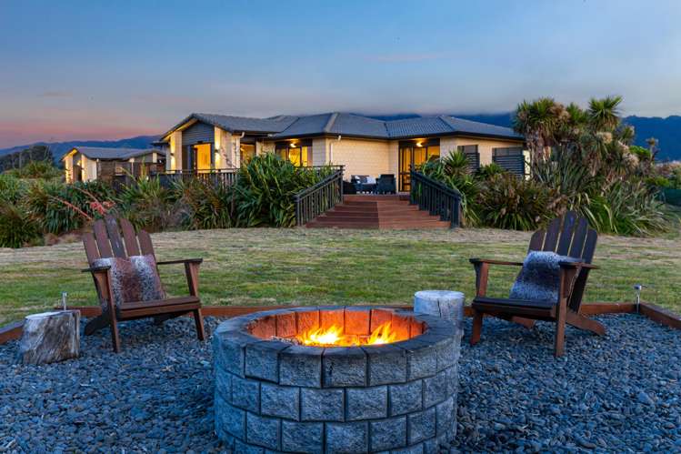 37 Pingao Lane Peka Peka_5