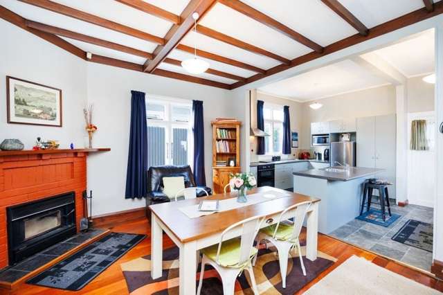 8 Burns Avenue Takaro_1