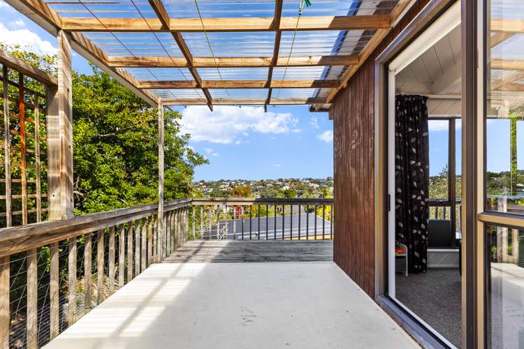 504 Beach Road Murrays Bay_14