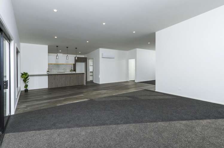 16 Sabine Drive Richmond_5