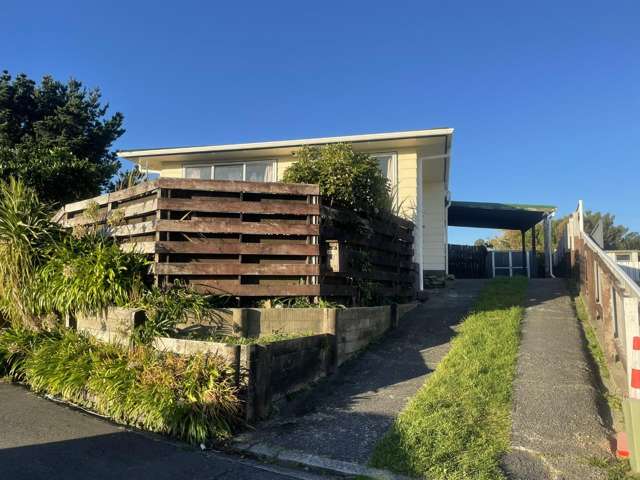 Family Home for Rent in Kelson – Quiet Street, Sunny Living