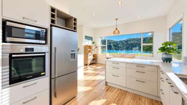 305A Beach Road_3