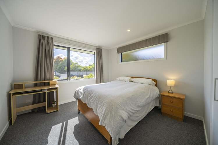 60 Lawson Burrows Crescent Te Anau_15