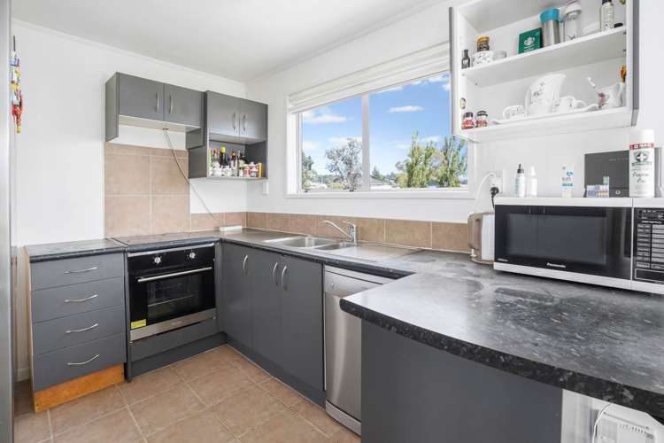 2/3 Edwin Freeman Place Ranui_5