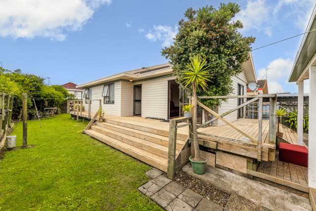 2/7 Silver Creek Road Manurewa_1