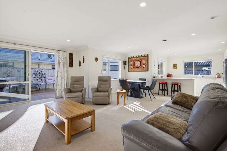19 Korari Grove Redwoodtown_8