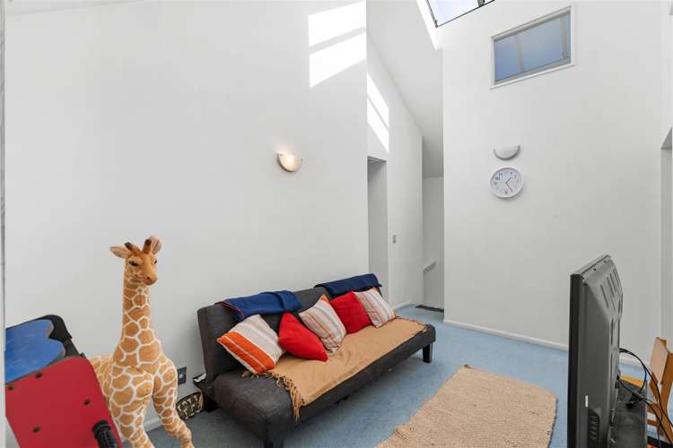 2/32 Winchester Street Merivale_11