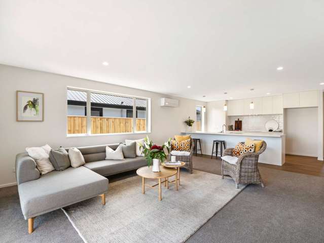 Brand New, 3 Double Bedroom & Internal Garage!