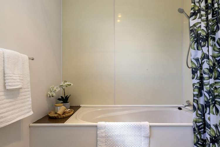2/10 Koha Road Town Centre_26
