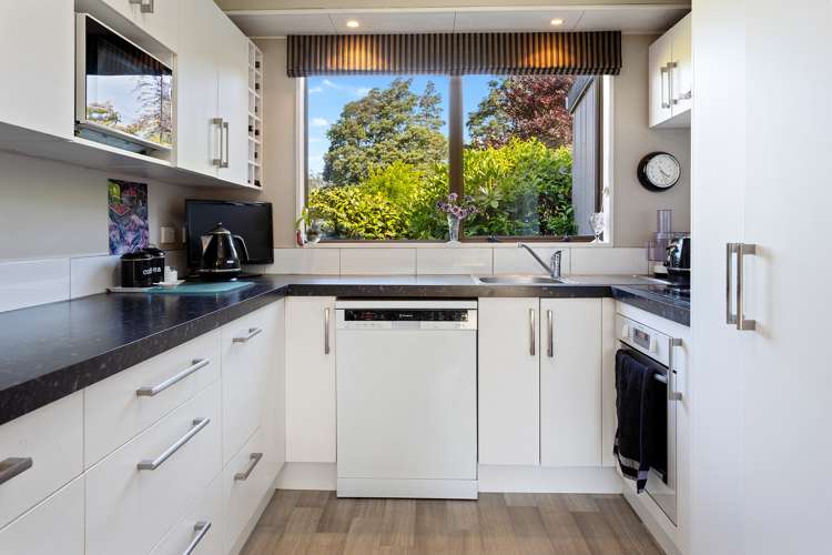 33 Guys Road Yaldhurst_11