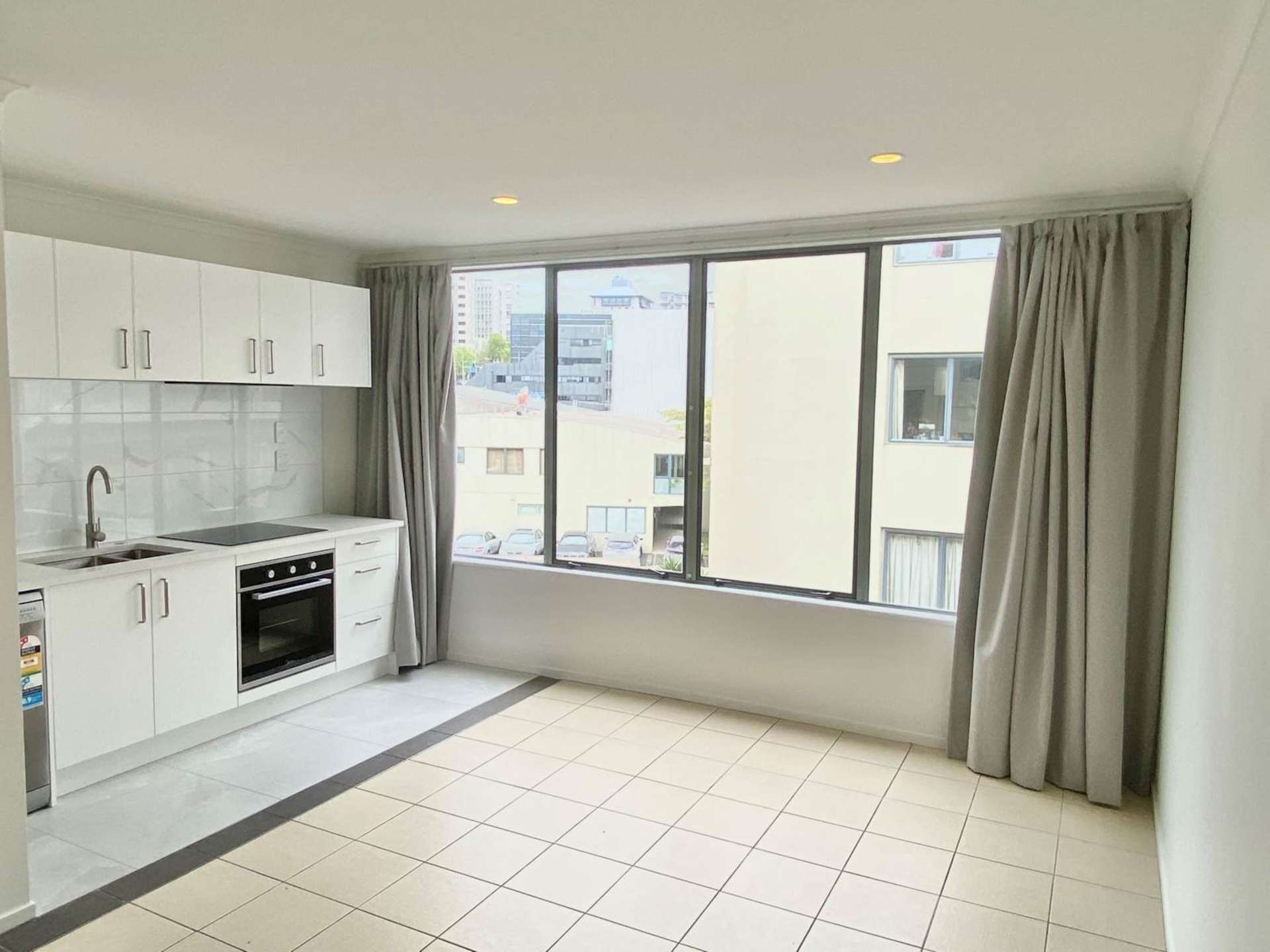 15A/88 Cook Street City Centre_0