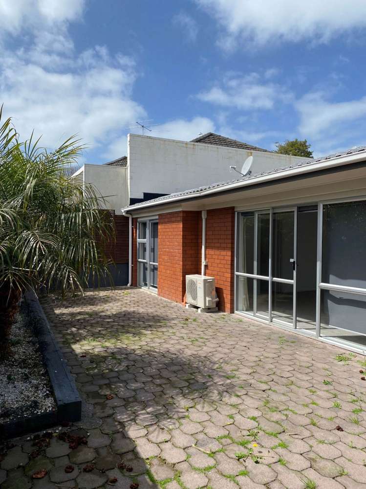 2/15 East Street Papakura_0