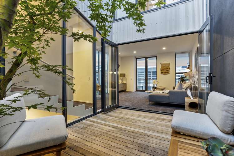 86 Fisher-Point Drive Auckland Central_1