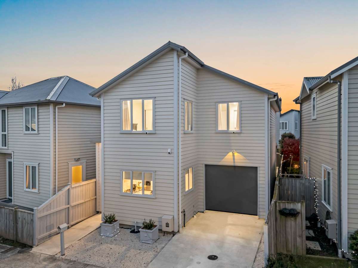 20 Warbler Crescent_5
