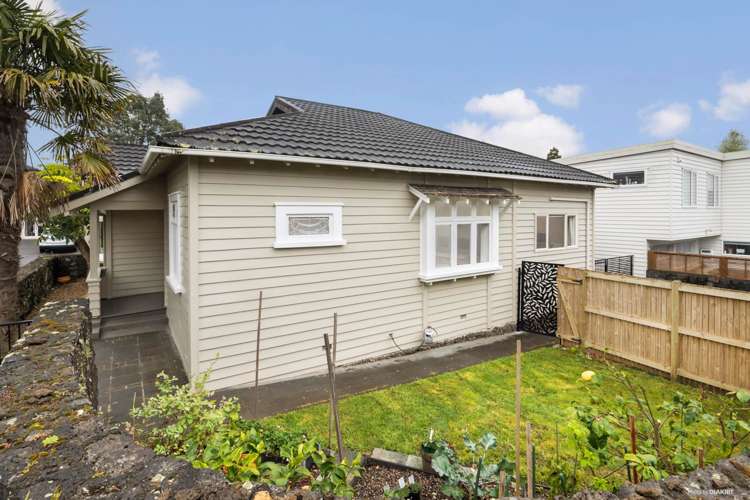 703b New North Road Mount Albert_14