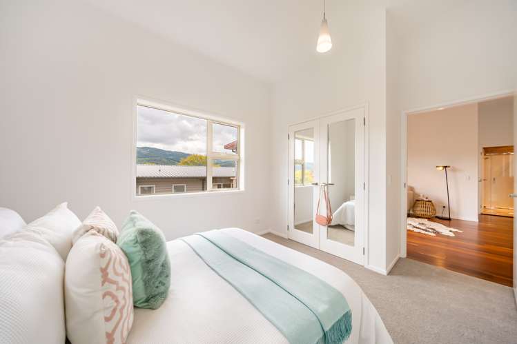 74f Heretaunga Square Silverstream_23