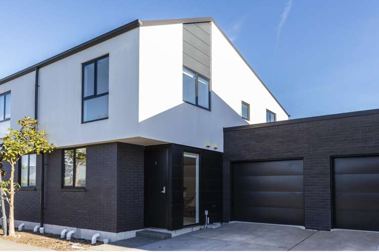 7 Verlamio Lane Edgeware_17