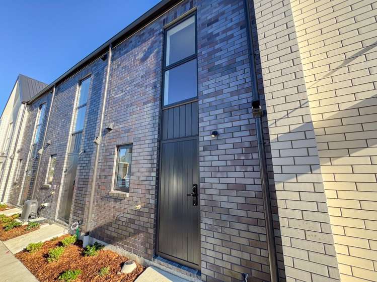 4/12 Molley Green Place 10044_10