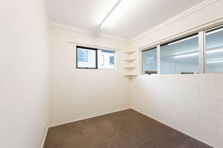 82 & 82A Sunnybrae Road Hillcrest_30