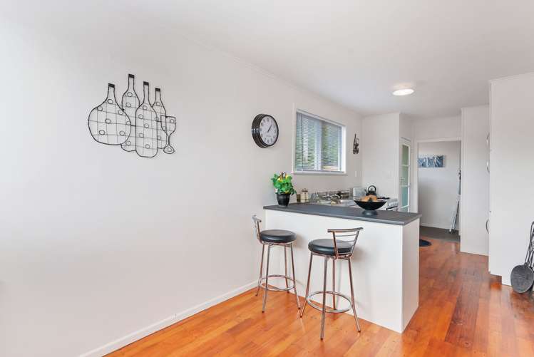 70 Vodanovich Road Te Atatu South_4