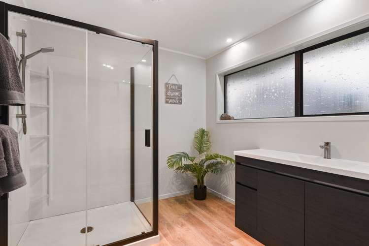 5 Gwendoline Street Glenholme_8