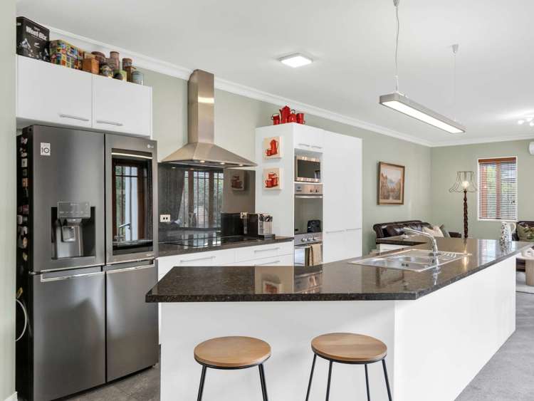 61 Eastwood Rise Waimairi Beach_9