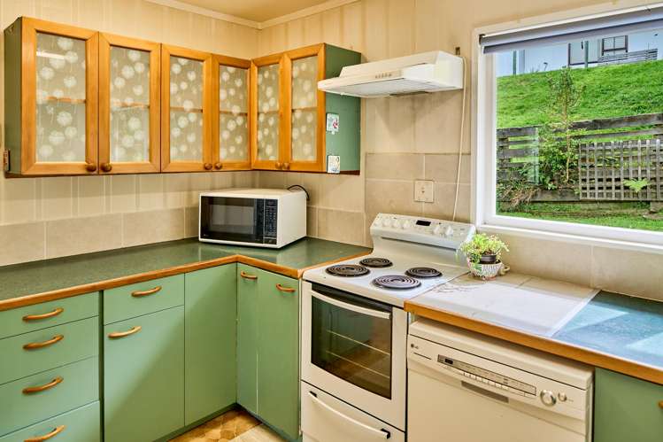 17 Annan Grove Papakowhai_2