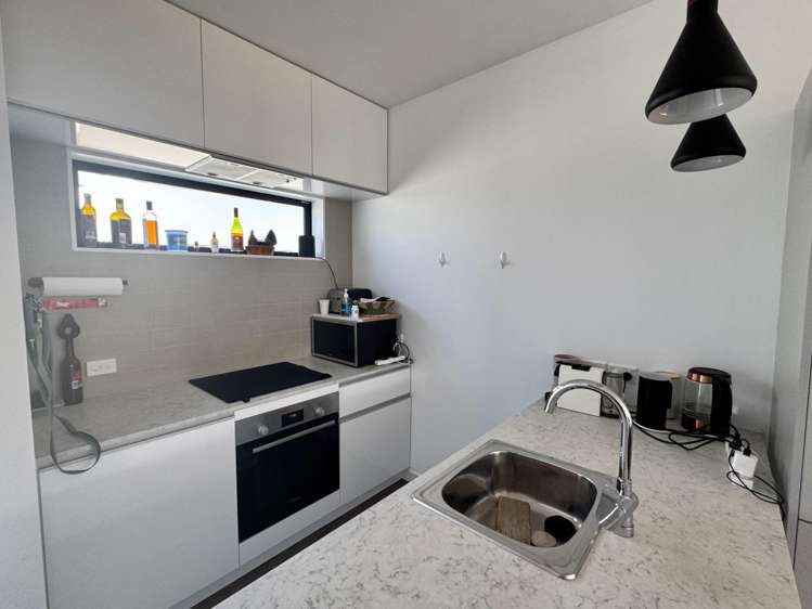 14/6 Oswald Crescent Paparangi_1