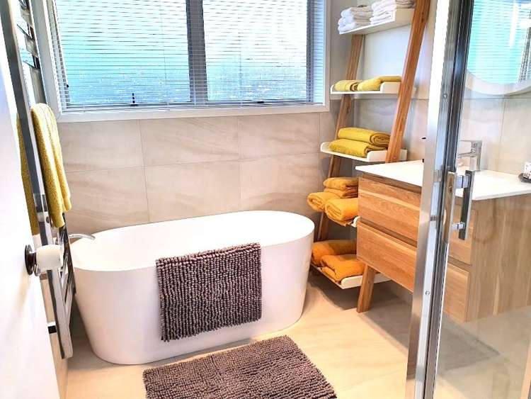 2/11a East Coast Road Milford_7