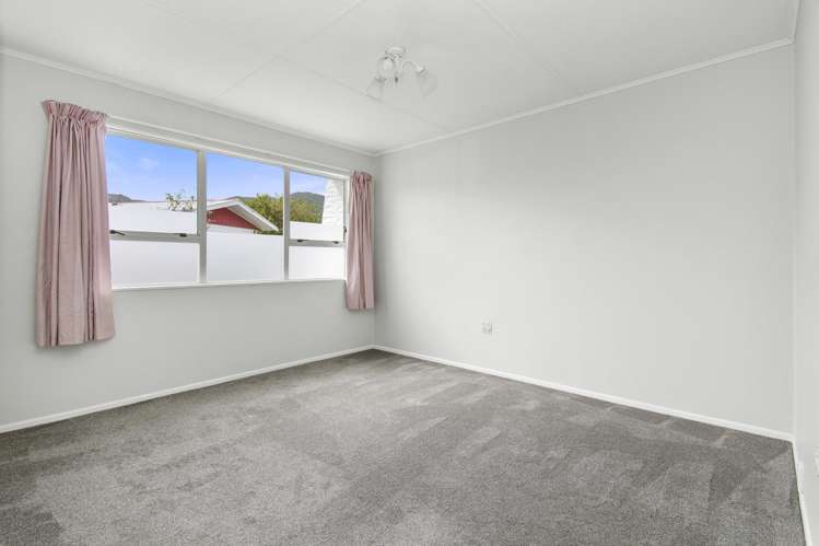 1/8 Kew Grove Wainuiomata_6