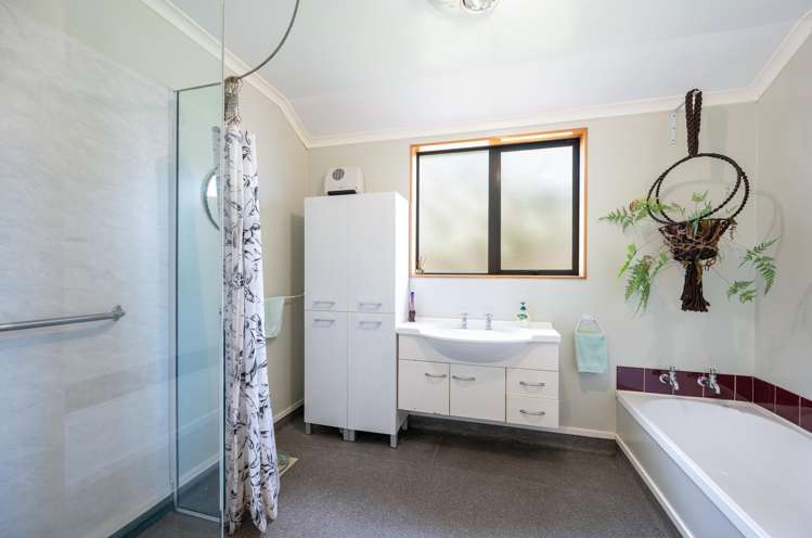 6 Whiting Drive Wakefield_14