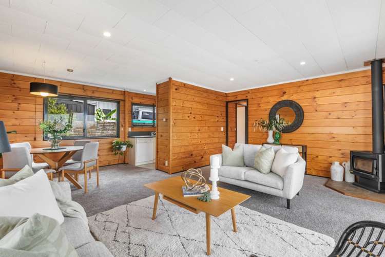 2/45 Target Road Totara Vale_9