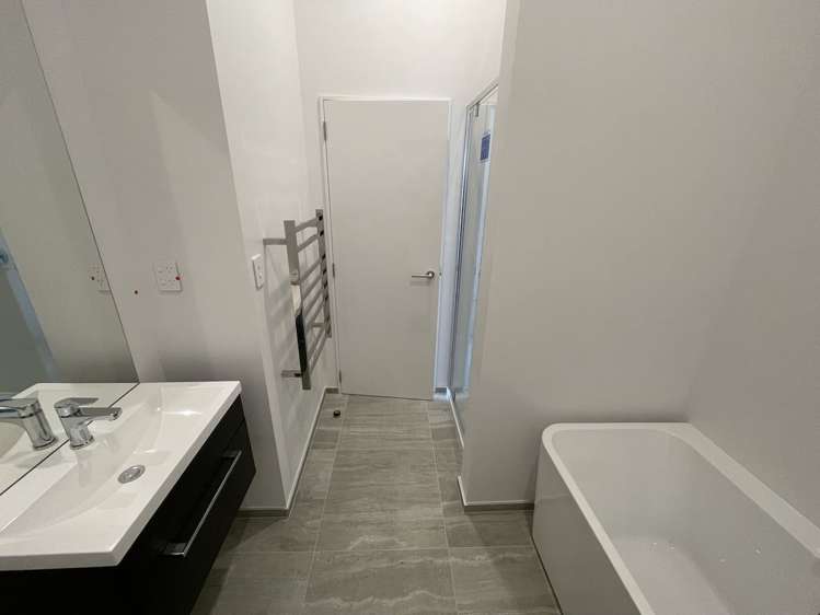 10/50 Friend Street Karori_15