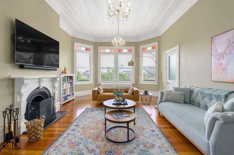 134 River Road Hamilton East_17