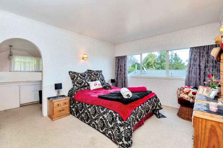 46 Clark Road Pahurehure_10