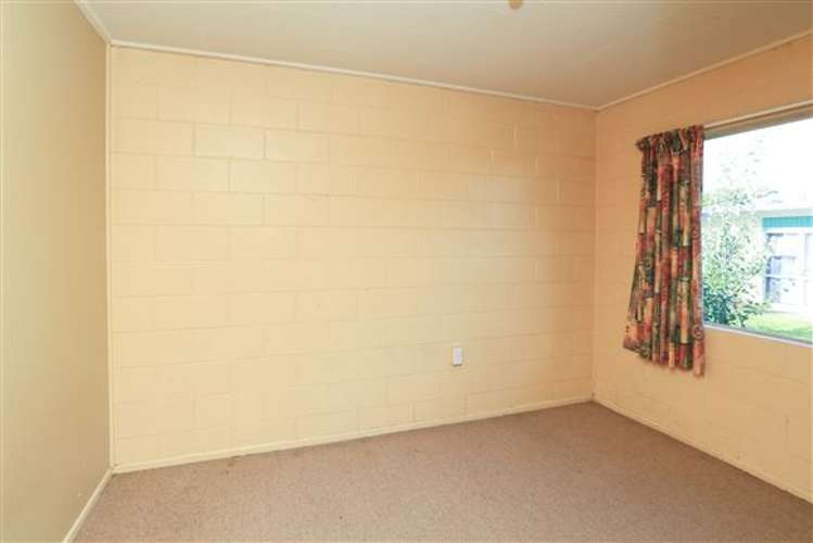 53 Barrie Crescent Silverdale_16