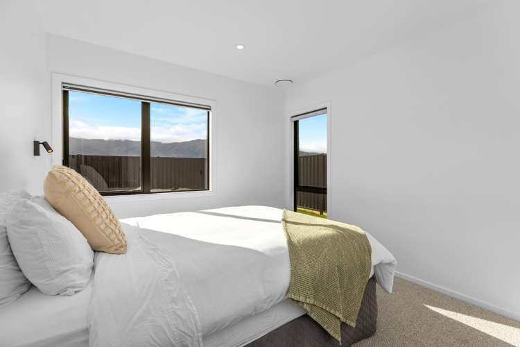 9 Swan Street Lake Hawea_15