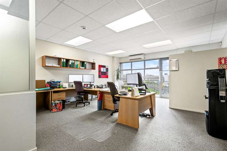 8/41 Sir William Pickering Drive Burnside_3