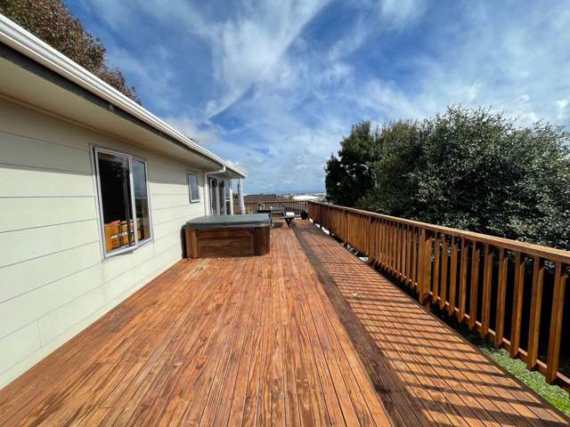 42 Banyan Drive Totara Heights_1