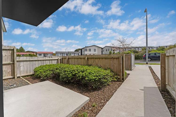 66 Matawhanga Drive Wattle Downs_21