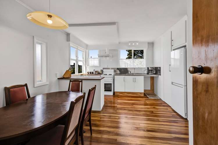 2 Acourt Street Hawera_5