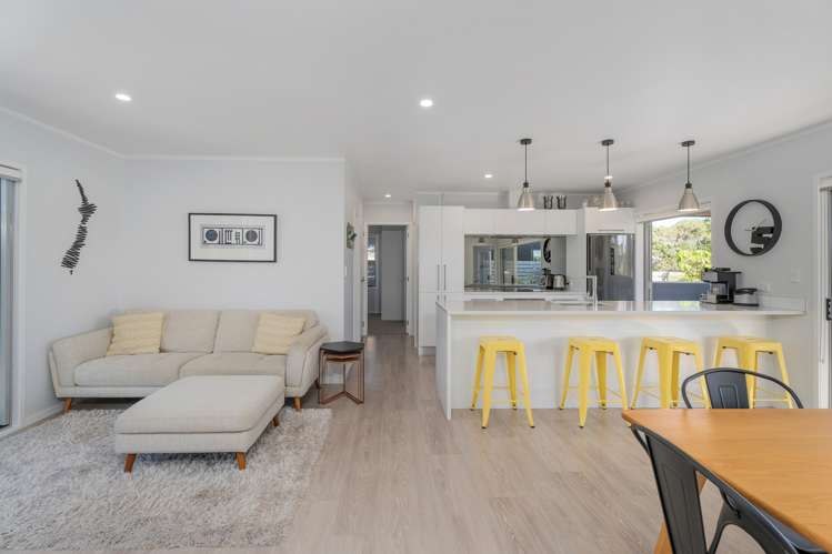 127 The Fairway Matarangi_5