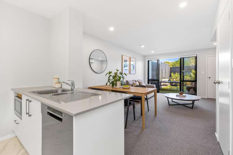 8/3 Fairdale Place Birkdale_5