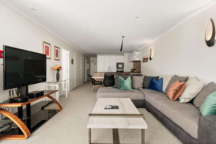 111/136 Marine Parade Mt Maunganui_7